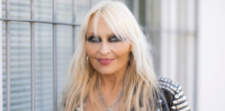 Η Doro τραγουδάει Fleetwood Mac