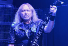 Ο Ian Hill αποσύρεται